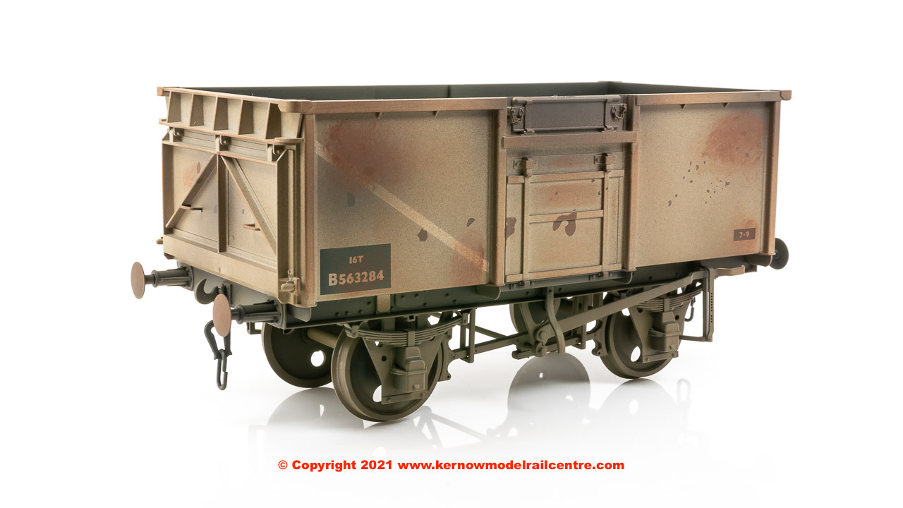 GM7410303 Dapol 16 Ton Mineral Wagon number 563824 - BR Grey - Weathered.